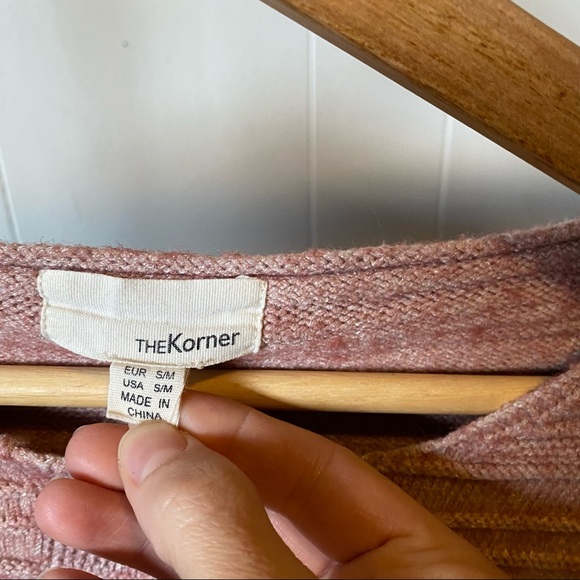 The Korner • Pink Ribbed Wool Cardigan - Picture 4 of 7